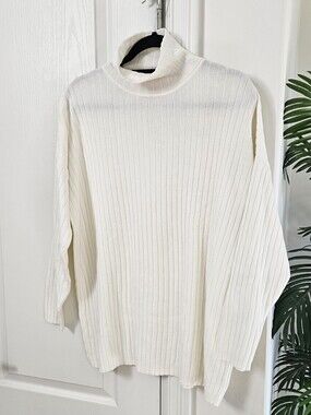 Women's Cream Ribbed Turtleneck Sweater